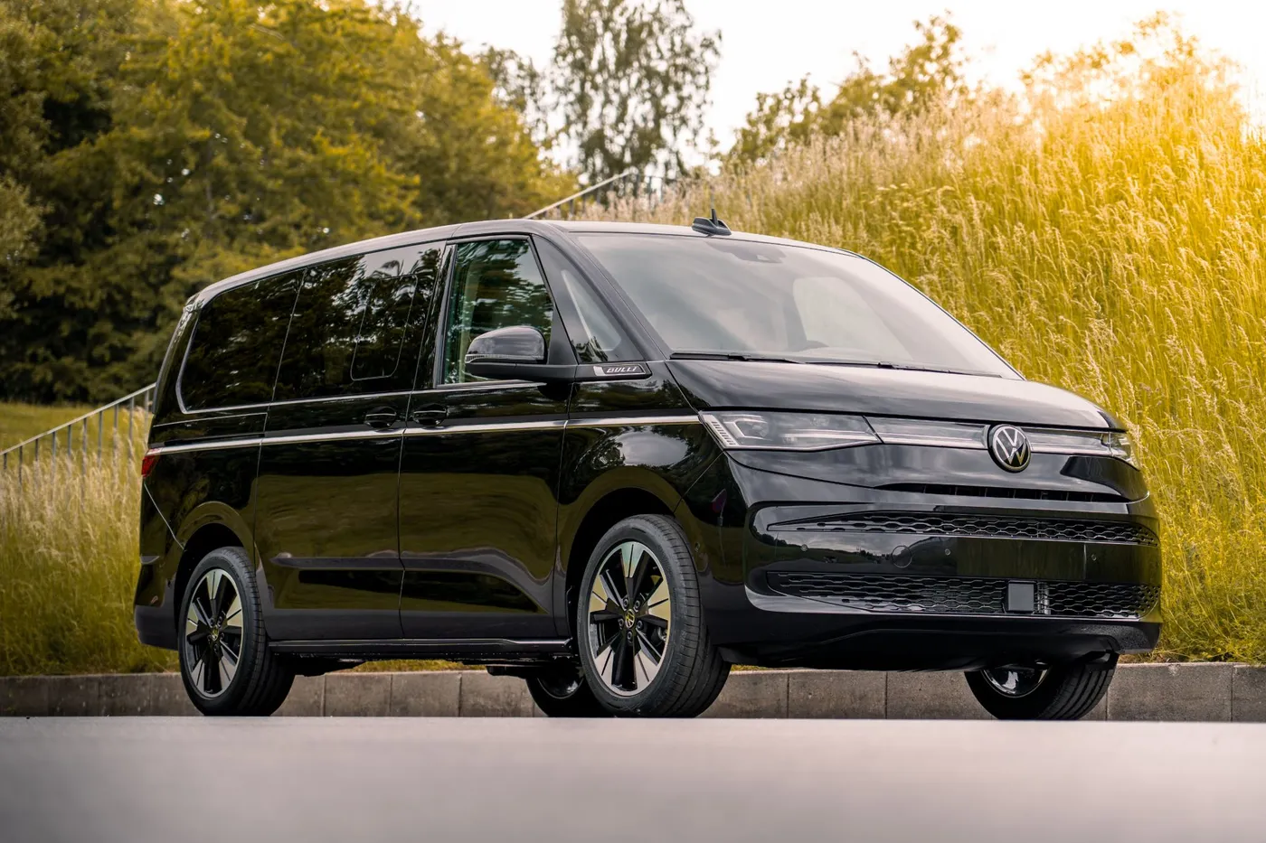 Volkswagen Multivan Premium Van 7-seater